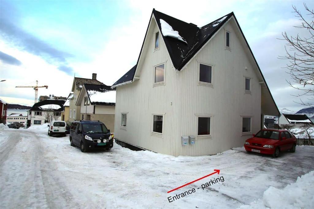 Sentral Leilighet Med 3 Soverom Harstad Exteriér fotografie